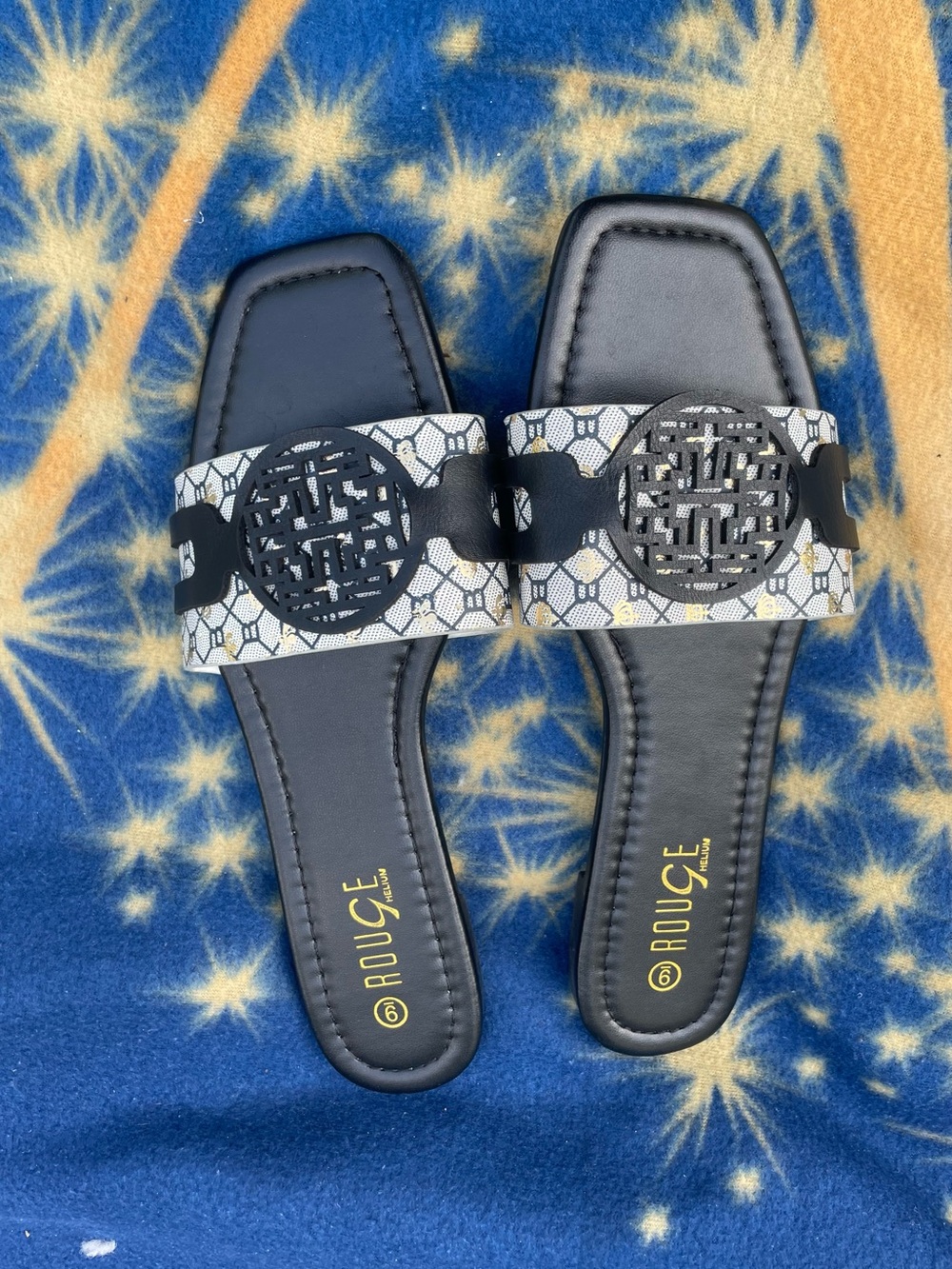 Rouge Helium Slide Sandals in Black and White size 6 new